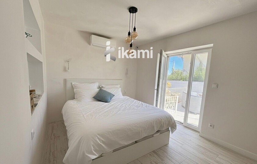 Casa de una planta con vistas increíbles al mar y la montaña