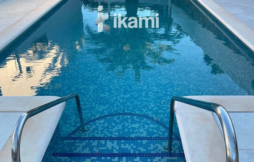 Casa de una planta con vistas increíbles al mar y la montaña