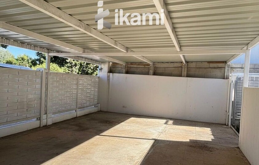 Casa de una planta con vistas increíbles al mar y la montaña