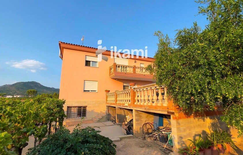 EXCLUSIVO CHALET EN NAQUERA CON INCREIBLES VISTAS Y PISCINA