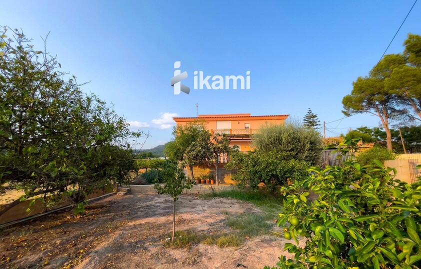 EXCLUSIVO CHALET EN NAQUERA CON INCREIBLES VISTAS Y PISCINA