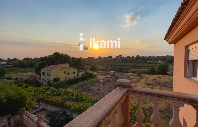 EXCLUSIVO CHALET EN NAQUERA CON INCREIBLES VISTAS Y PISCINA