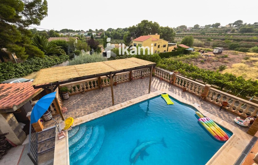 EXCLUSIVO CHALET EN NAQUERA CON INCREIBLES VISTAS Y PISCINA