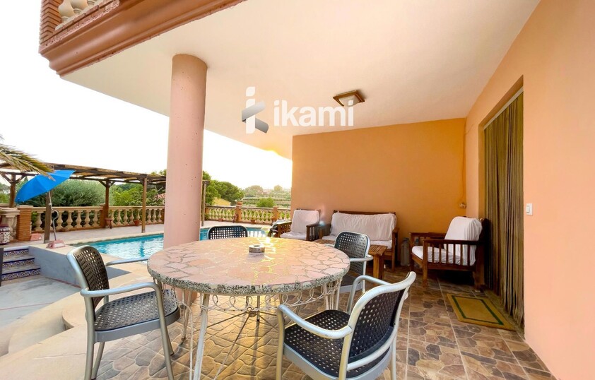 EXCLUSIVO CHALET EN NAQUERA CON INCREIBLES VISTAS Y PISCINA