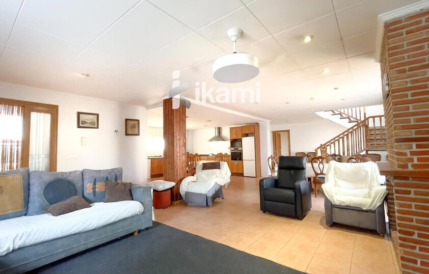 EXCLUSIVO CHALET EN NAQUERA CON INCREIBLES VISTAS Y PISCINA