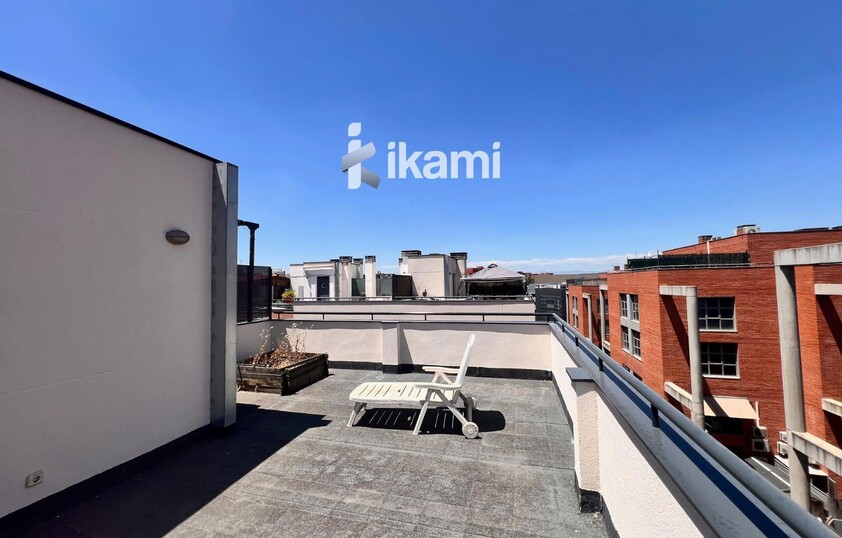 Oficina en alquiler con terraza