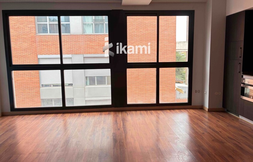 Oficina en alquiler con terraza