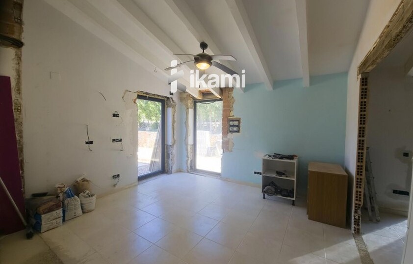 Propiedad con vistas abiertas para reformar a tu gusto o edificar
