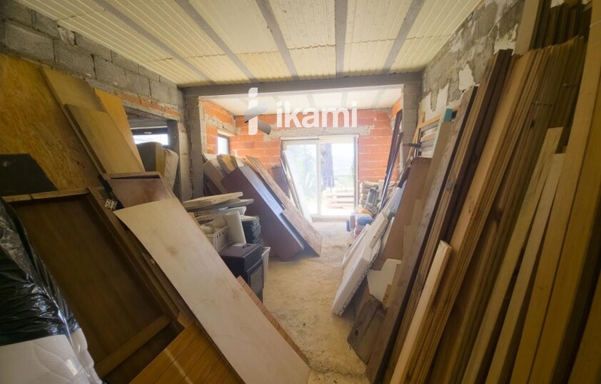 Propiedad con vistas abiertas para reformar a tu gusto o edificar
