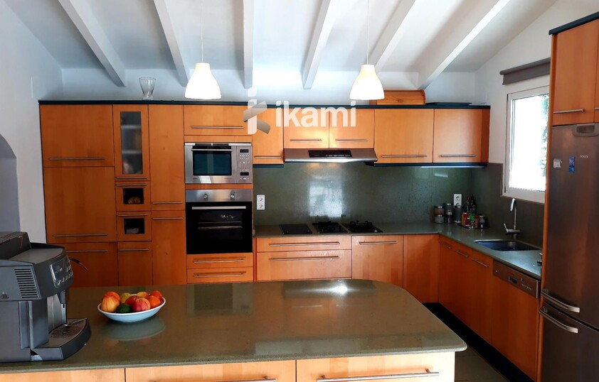 Propiedad con vistas abiertas para reformar a tu gusto o edificar