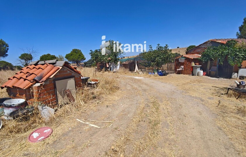 Casa de 180m2 en finca agrícola de de 5.6 HA. en Calypo, Toledo