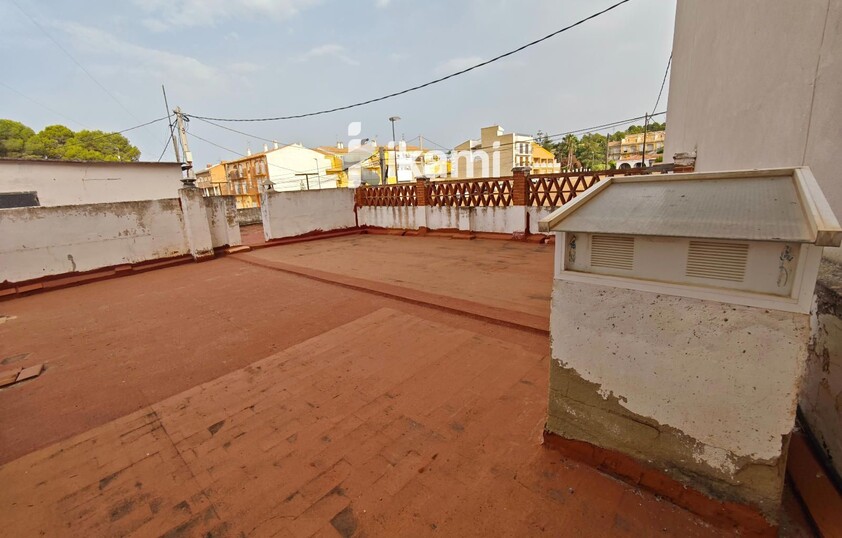 2 CASAS COLINDANTES TOTAL 291 MTS. PARCELA DE 948 MTS URBANO