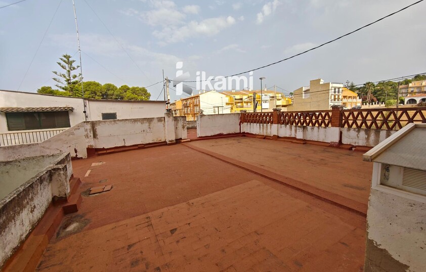 2 CASAS COLINDANTES TOTAL 291 MTS. PARCELA DE 948 MTS URBANO