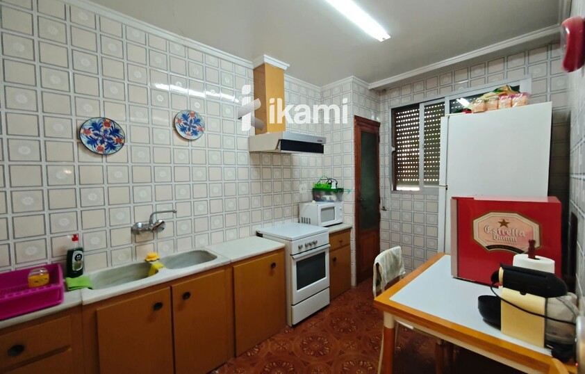 2 CASAS COLINDANTES TOTAL 291 MTS. PARCELA DE 948 MTS URBANO