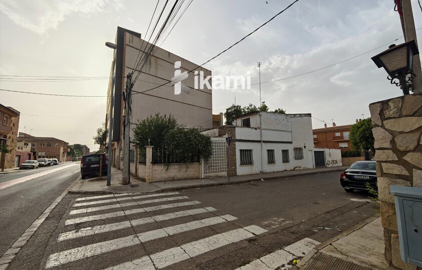 2 CASAS COLINDANTES TOTAL 291 MTS. PARCELA DE 948 MTS URBANO