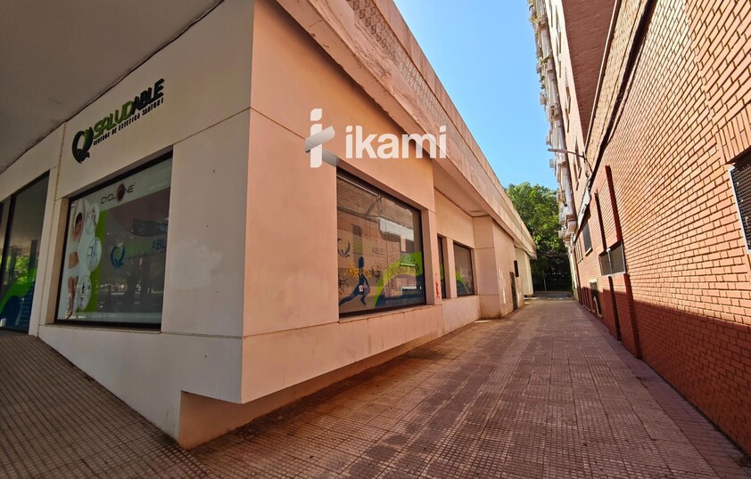 EDIFICIO 2472 MTS USO COMERCIAL + RESTAURANTE