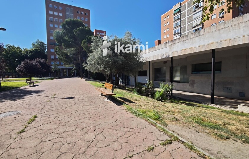 EDIFICIO 2472 MTS USO COMERCIAL + RESTAURANTE