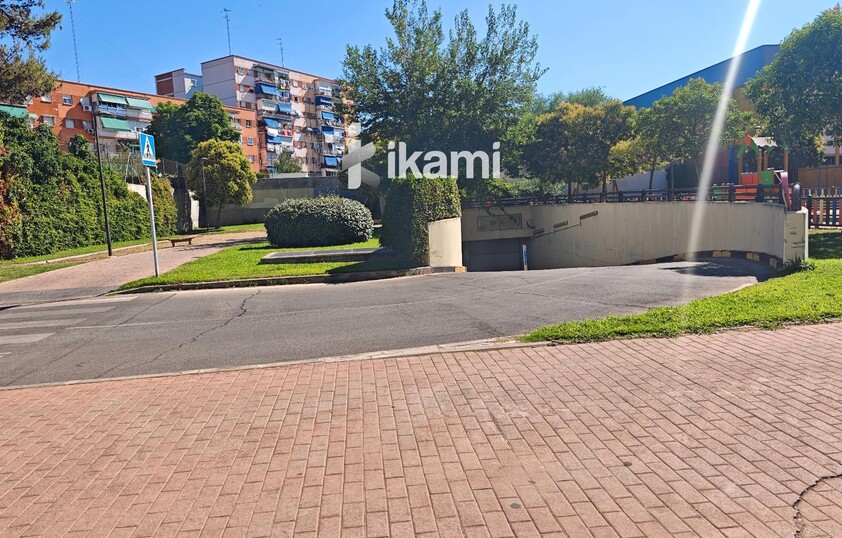 EDIFICIO 2472 MTS USO COMERCIAL + RESTAURANTE