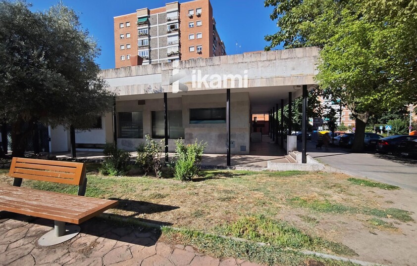 EDIFICIO 2472 MTS USO COMERCIAL + RESTAURANTE