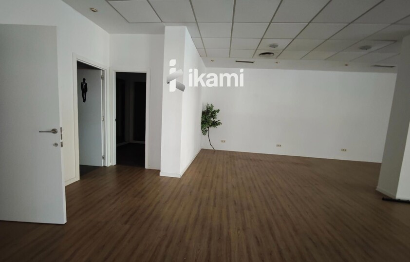EDIFICIO 2472 MTS USO COMERCIAL + RESTAURANTE