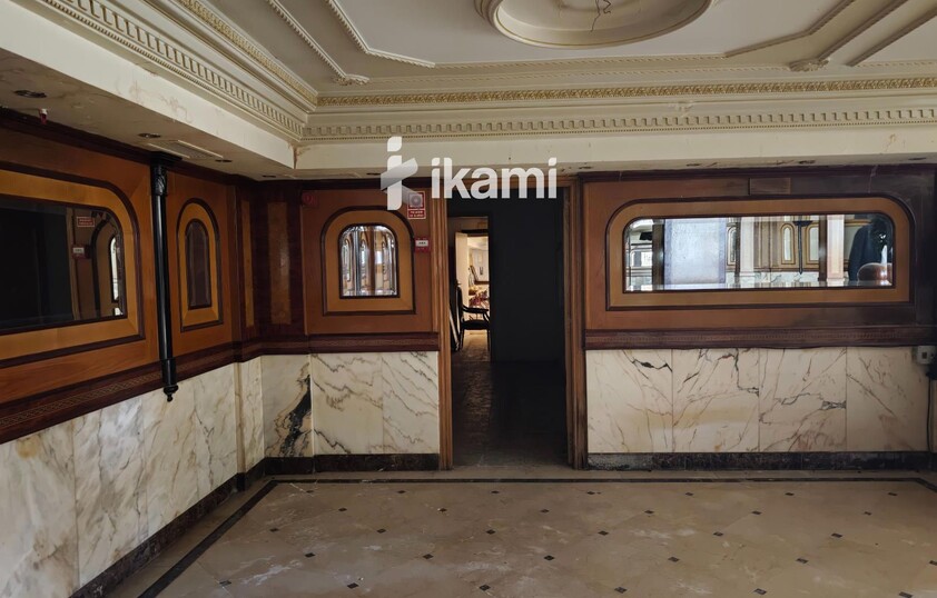EDIFICIO 2472 MTS USO COMERCIAL + RESTAURANTE