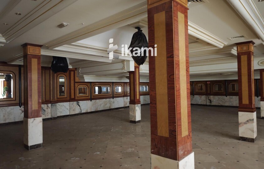EDIFICIO 2472 MTS USO COMERCIAL + RESTAURANTE