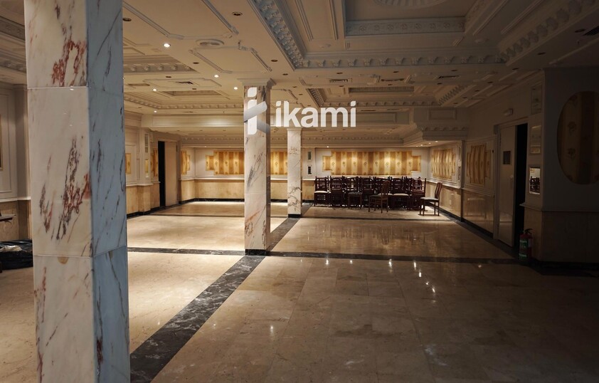EDIFICIO 2472 MTS USO COMERCIAL + RESTAURANTE