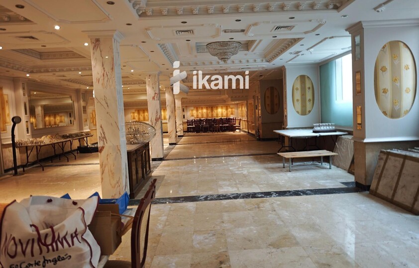 EDIFICIO 2472 MTS USO COMERCIAL + RESTAURANTE