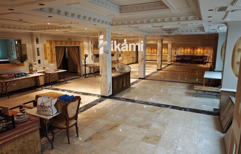 EDIFICIO 2472 MTS USO COMERCIAL + RESTAURANTE