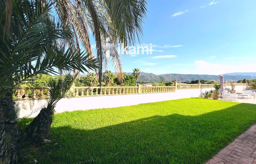 Fantástico chalet en venta en Beniarbeig