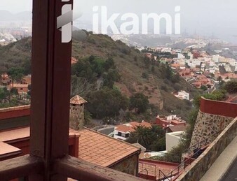 EXRAORDINARIO CHALET 380 + 433 PARCELA CON VISTAS A LA CIUDAD
