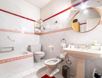 Piso en venta en el distrito de Moncloa, en el barrio de Argüelles