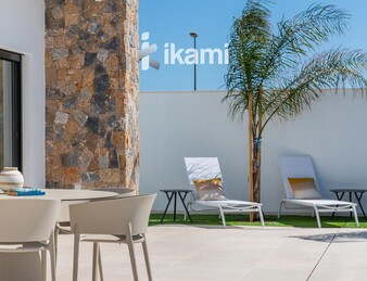 Exclusivo Chalet Independiente en Los Alcázares, junto a Serena Golf