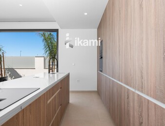 Exclusivo Chalet Independiente en Los Alcázares, junto a Serena Golf