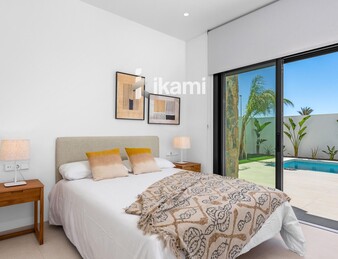 Exclusivo Chalet Independiente en Los Alcázares, junto a Serena Golf