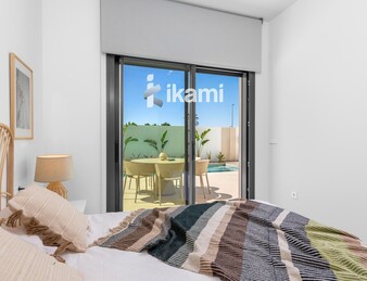 Exclusivo Chalet Independiente en Los Alcázares, junto a Serena Golf