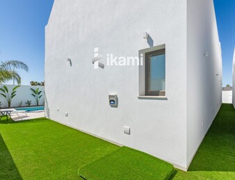 Exclusivo Chalet Independiente en Los Alcázares, junto a Serena Golf