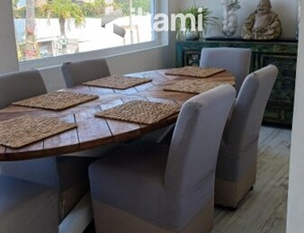 Casa de una planta con vistas increíbles al mar y la montaña
