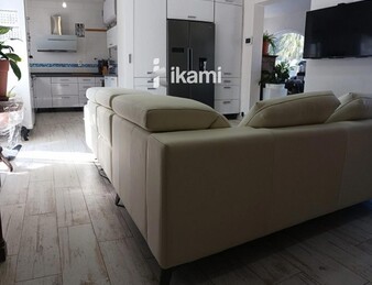 Casa de una planta con vistas increíbles al mar y la montaña