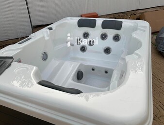 Casa de una planta con vistas increíbles al mar y la montaña