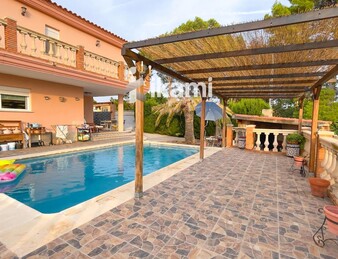 EXCLUSIVO CHALET EN NAQUERA CON INCREIBLES VISTAS Y PISCINA