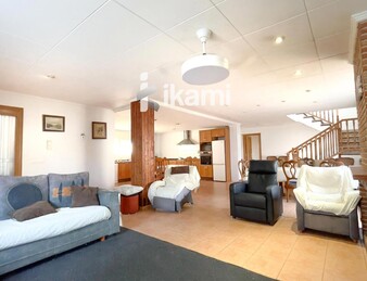 EXCLUSIVO CHALET EN NAQUERA CON INCREIBLES VISTAS Y PISCINA