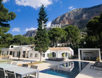 Propiedad con vistas abiertas para reformar a tu gusto o edificar