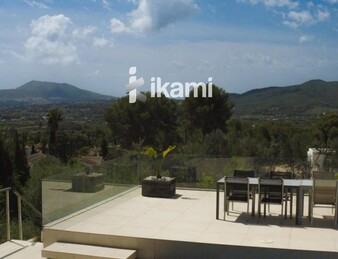 Propiedad con vistas abiertas para reformar a tu gusto o edificar