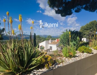 Propiedad con vistas abiertas para reformar a tu gusto o edificar