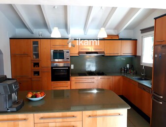 Propiedad con vistas abiertas para reformar a tu gusto o edificar