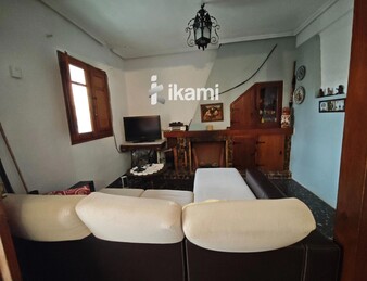 2 CASAS COLINDANTES TOTAL 291 MTS. PARCELA DE 948 MTS URBANO