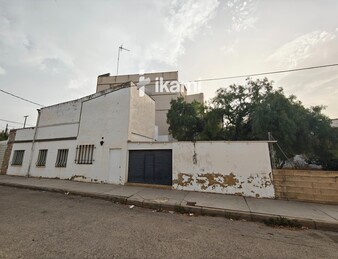 2 CASAS COLINDANTES TOTAL 291 MTS. PARCELA DE 948 MTS URBANO