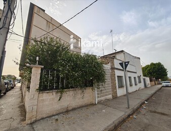 2 CASAS COLINDANTES TOTAL 291 MTS. PARCELA DE 948 MTS URBANO