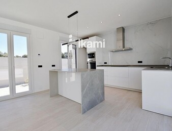 Vivienda independiente de nueva construcción con máxima eficiencia energética en Medina Azahara